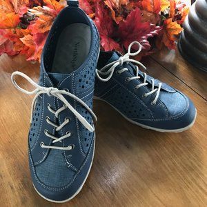 Northstyle Perforated Sneakers Blue Size 8 (Size 39) Run wide.